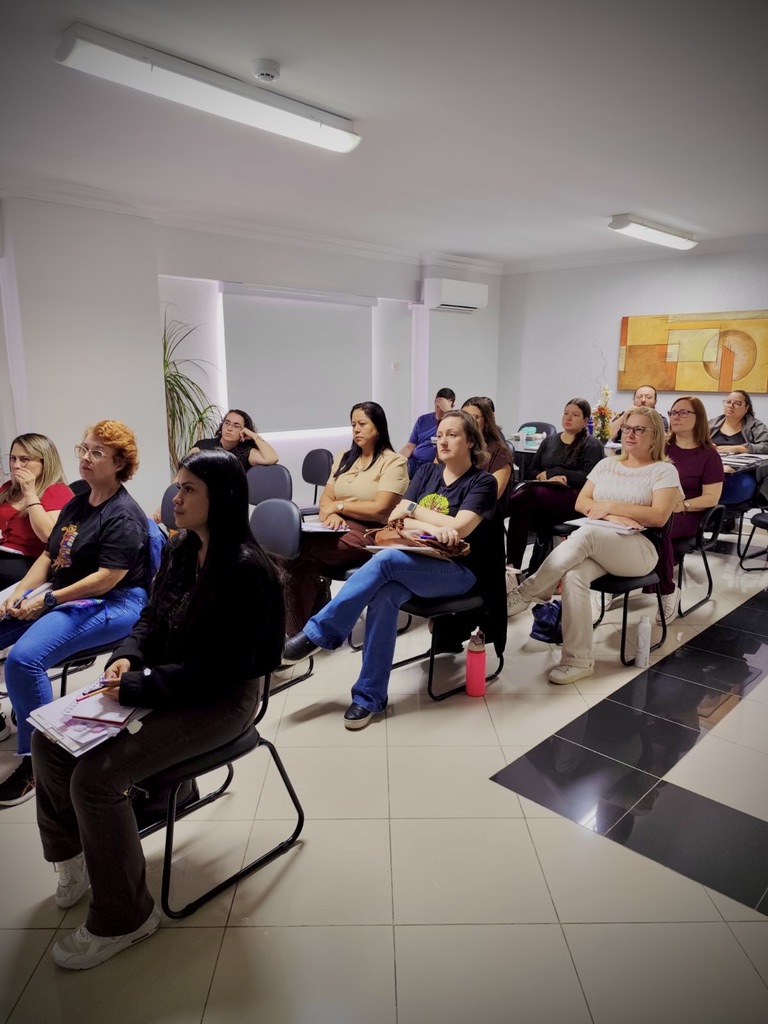 Turma durante formação prática no Instituto Hupomnemata